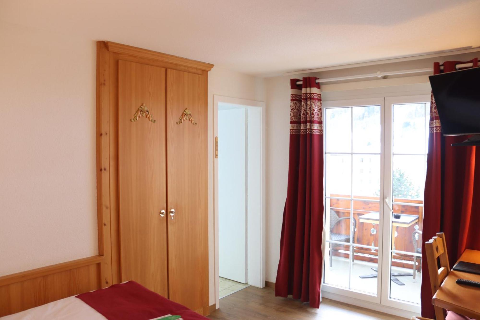 Grichting Hotel & Serviced Apartments Лойкербад Экстерьер фото