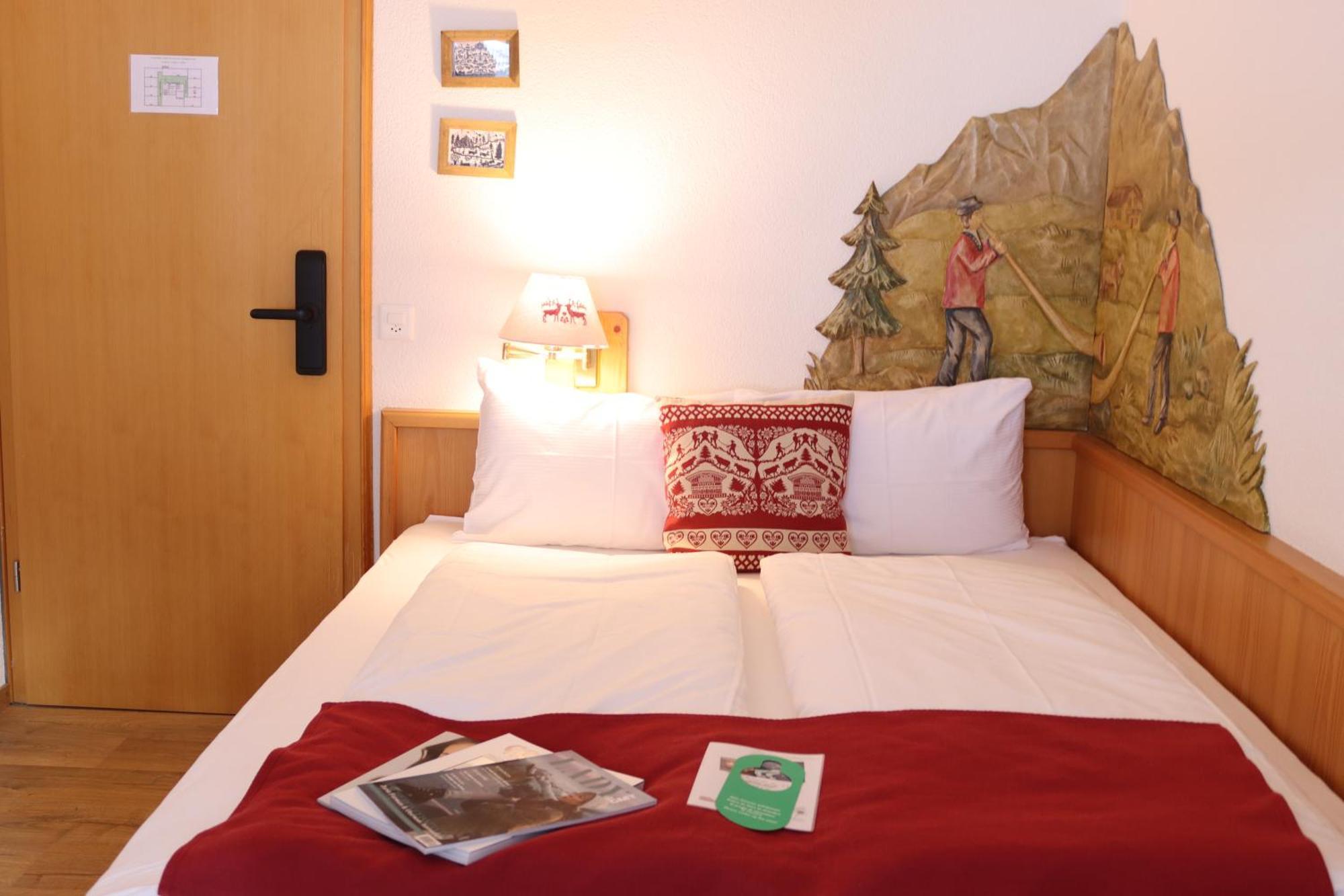 Grichting Hotel & Serviced Apartments Лойкербад Экстерьер фото